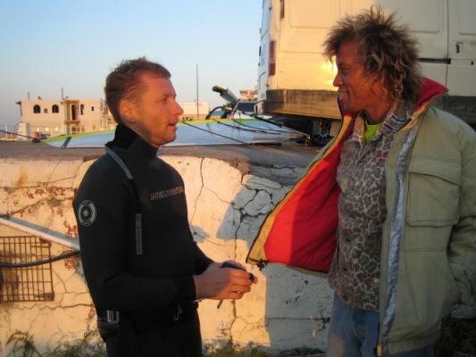 Нажмите для просмотра фото в полный размер
 ============== 
Доллары менять будем?
